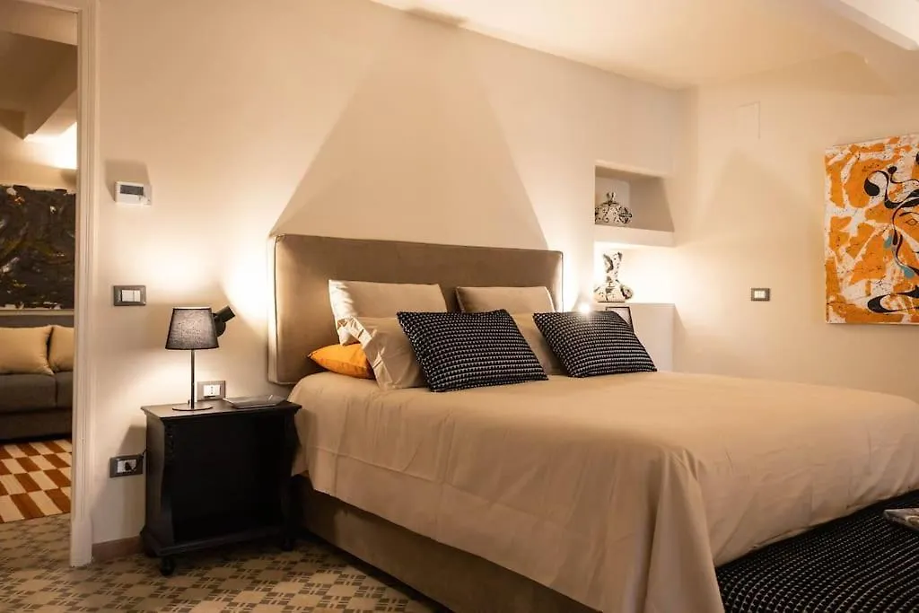 아파트 Palazzo Celestre Suite 팔레르모